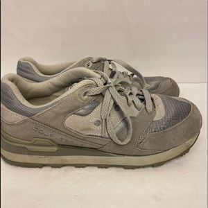 Women’s saucony gray light running shoes size 9.5
